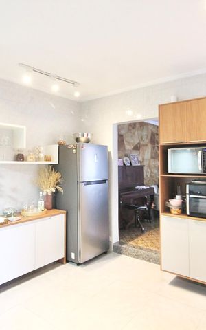 Casa à venda com 300m², 4 quartos e 10 vagas Casa à venda com 300m², 4 quartos e 10 vagasCozinha