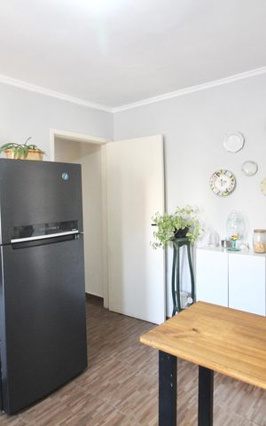 Casa à venda com 300m², 4 quartos e 10 vagas Casa à venda com 300m², 4 quartos e 10 vagasCozinha
