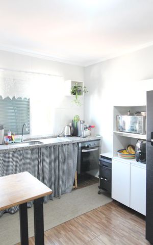 Casa à venda com 300m², 4 quartos e 10 vagas Casa à venda com 300m², 4 quartos e 10 vagasCozinha