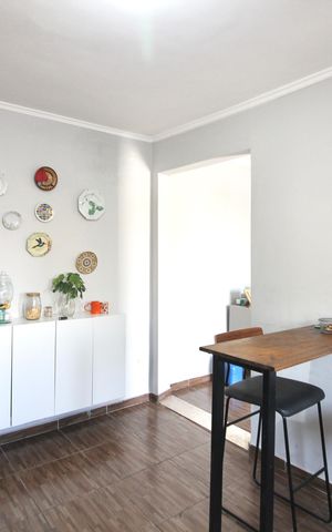 Casa à venda com 300m², 4 quartos e 10 vagas Casa à venda com 300m², 4 quartos e 10 vagasCozinha
