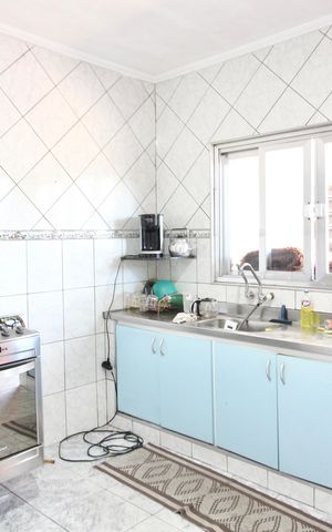 Casa à venda com 300m², 4 quartos e 10 vagas Casa à venda com 300m², 4 quartos e 10 vagasCozinha