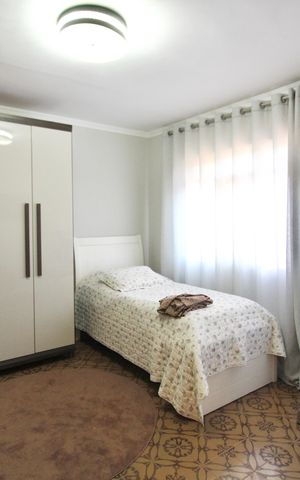 Casa à venda com 300m², 4 quartos e 10 vagas Casa à venda com 300m², 4 quartos e 10 vagasQuarto 1