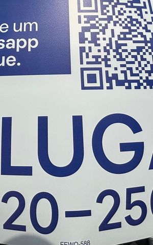 Casa à venda com 300m², 4 quartos e 10 vagas Casa à venda com 300m², 4 quartos e 10 vagasFachada