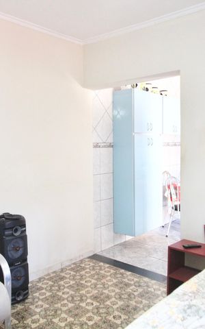 Casa à venda com 300m², 4 quartos e 10 vagas Casa à venda com 300m², 4 quartos e 10 vagasQuarto 5