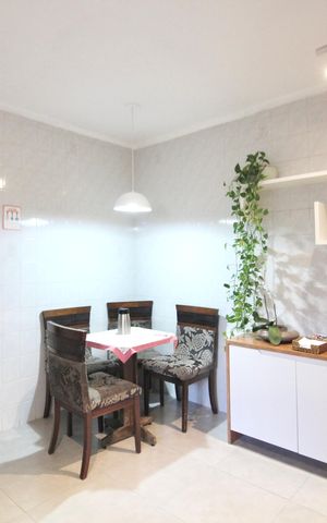 Casa à venda com 300m², 4 quartos e 10 vagas Casa à venda com 300m², 4 quartos e 10 vagasCozinha