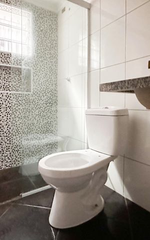 Casa à venda com 202m², 3 quartos e 3 vagasBanheiro Social 2