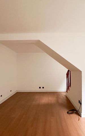 Casa à venda com 202m², 3 quartos e 3 vagasSala