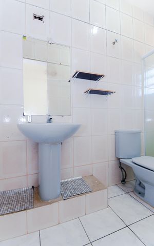 Casa para alugar com 130m², 2 quartos e 2 vagasBanheiro da Suíte