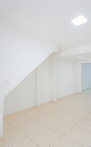 Casa para alugar com 130m², 2 quartos e 2 vagasSala