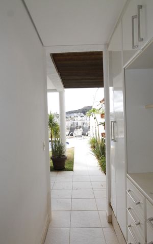 Casa à venda com 650m², 4 quartos e 3 vagasCorredor