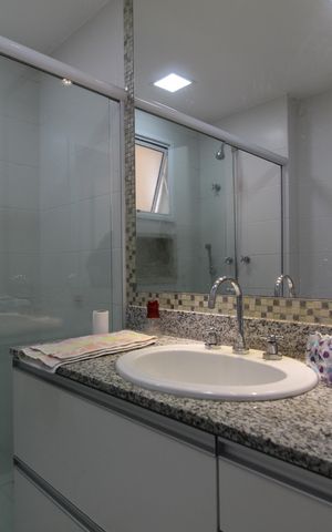 Casa de condomínio à venda com 163m², 4 quartos e 2 vagasBanheiro Social
