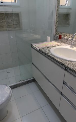 Casa de condomínio à venda com 163m², 4 quartos e 2 vagasBanheiro Social