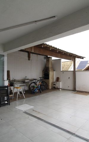 Casa de condomínio à venda com 163m², 4 quartos e 2 vagasÁrea Externa
