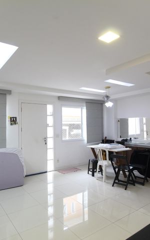 Casa de condomínio à venda com 163m², 4 quartos e 2 vagasSala