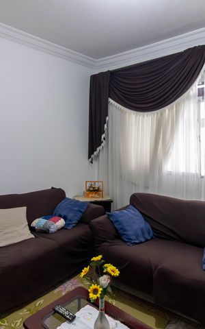 Casa à venda com 150m², 2 quartos e 2 vagas Casa à venda com 150m², 2 quartos e 2 vagasSala