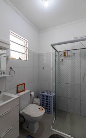 Casa à venda com 150m², 2 quartos e 2 vagas Casa à venda com 150m², 2 quartos e 2 vagasSuíte