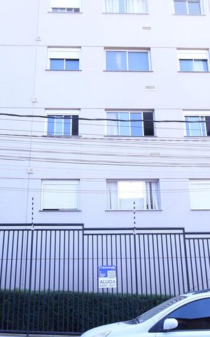 Apartamento para alugar com 35m², 2 quartos e sem vagaPlaca GRANDE instalada na fachada do condomínio, dia 13.08.2026 - Código da placa: FEWQ-1307