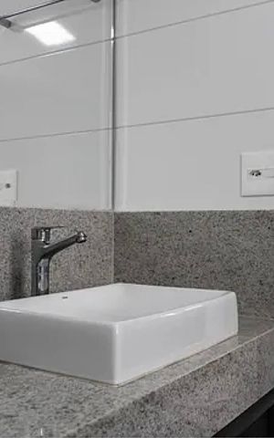 Apartamento para alugar com 135m², 4 quartos e 4 vagasSuíte 1 - Banheiro 