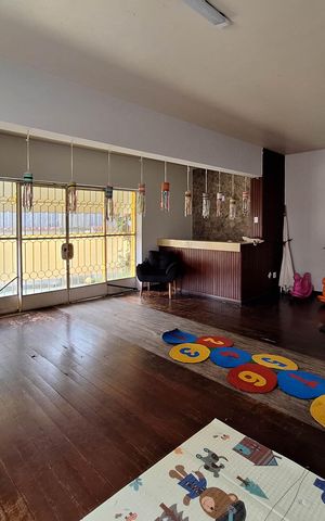 Casa para alugar com 280m², 4 quartos e 3 vagas Casa para alugar com 280m², 4 quartos e 3 vagasSala