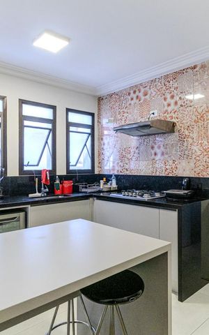 Apartamento à venda com 149m², 3 quartos e 2 vagas Apartamento à venda com 149m², 3 quartos e 2 vagasCozinha