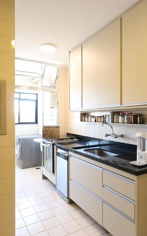 Apartamento à venda com 84m², 3 quartos e 2 vagasCozinha e Área de Serviço