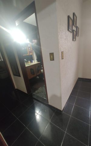 Casa à venda com 500m², 7 quartos e 6 vagas Casa à venda com 500m², 7 quartos e 6 vagasCorredor