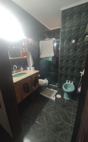 Casa à venda com 500m², 7 quartos e 6 vagas Casa à venda com 500m², 7 quartos e 6 vagasBanheiro 6