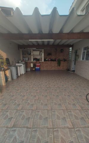 Casa à venda com 500m², 7 quartos e 6 vagas Casa à venda com 500m², 7 quartos e 6 vagasÁrea externa