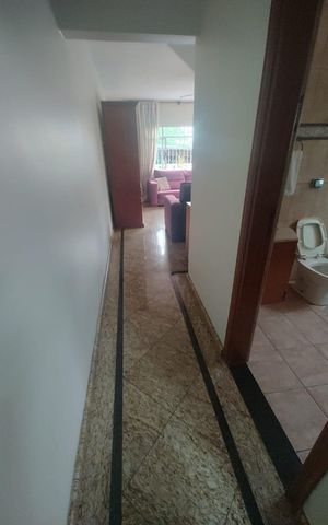 Casa à venda com 500m², 7 quartos e 6 vagas Casa à venda com 500m², 7 quartos e 6 vagasCorredor