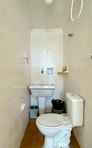 Apartamento à venda com 212m², 4 quartos e 3 vagas Apartamento à venda com 212m², 4 quartos e 3 vagasÁrea de Serviço
