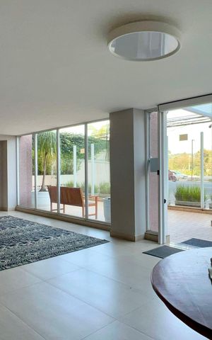 Apartamento à venda com 212m², 4 quartos e 3 vagas Apartamento à venda com 212m², 4 quartos e 3 vagasHall de entrada