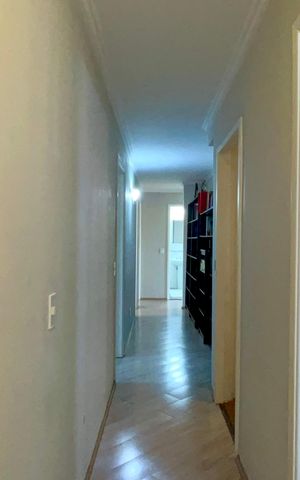 Apartamento à venda com 212m², 4 quartos e 3 vagas Apartamento à venda com 212m², 4 quartos e 3 vagasCorredor