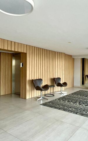 Apartamento à venda com 212m², 4 quartos e 3 vagas Apartamento à venda com 212m², 4 quartos e 3 vagasHall de entrada