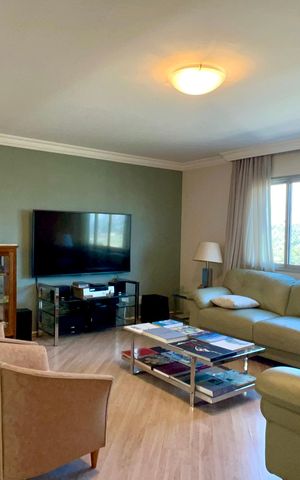 Apartamento à venda com 212m², 4 quartos e 3 vagas Apartamento à venda com 212m², 4 quartos e 3 vagasSala