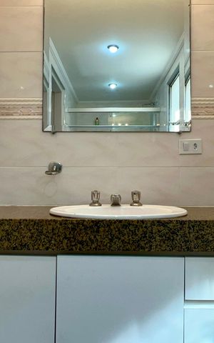 Apartamento à venda com 212m², 4 quartos e 3 vagas Apartamento à venda com 212m², 4 quartos e 3 vagasBanheiro da Suíte