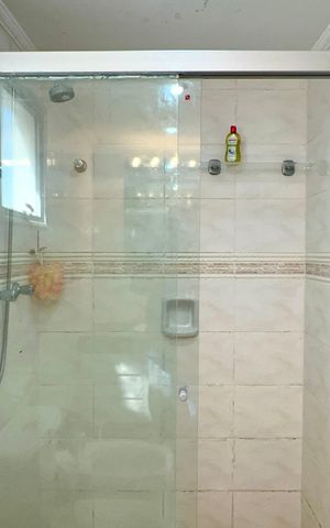 Apartamento à venda com 212m², 4 quartos e 3 vagas Apartamento à venda com 212m², 4 quartos e 3 vagasBanheiro da Suíte