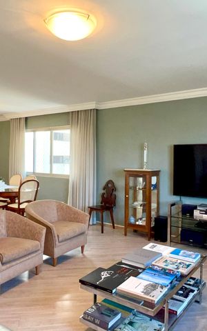 Apartamento à venda com 212m², 4 quartos e 3 vagas Apartamento à venda com 212m², 4 quartos e 3 vagasSala