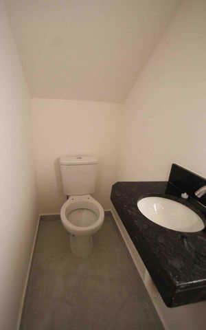 Casa à venda com 104m², 3 quartos e 2 vagas Casa à venda com 104m², 3 quartos e 2 vagasLavabo