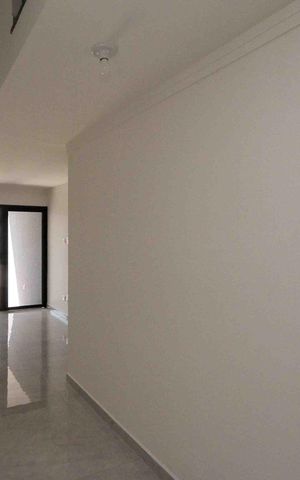 Casa à venda com 104m², 3 quartos e 2 vagas Casa à venda com 104m², 3 quartos e 2 vagasSala