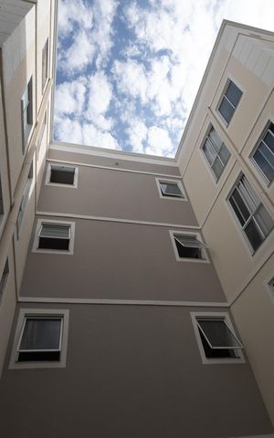 Apartamento para alugar com 45m², 2 quartos e 1 vaga Apartamento para alugar com 45m², 2 quartos e 1 vagaFachada