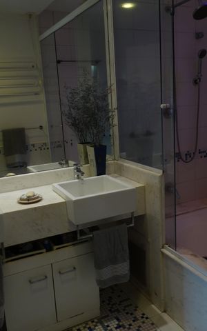 Casa à venda com 310m², 4 quartos e 1 vaga Casa à venda com 310m², 4 quartos e 1 vagaBanheiro