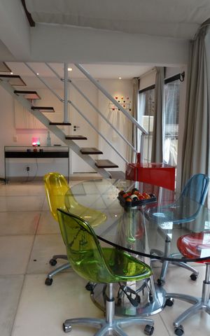 Casa à venda com 310m², 4 quartos e 1 vaga Casa à venda com 310m², 4 quartos e 1 vagaSala