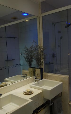 Casa à venda com 310m², 4 quartos e 1 vaga Casa à venda com 310m², 4 quartos e 1 vagaBanheiro
