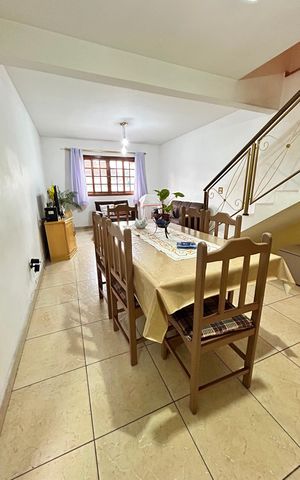 Casa à venda com 120m², 3 quartos e 2 vagasSala