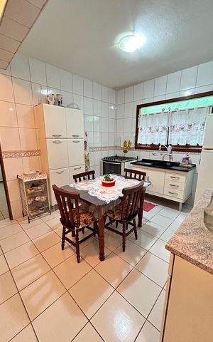 Casa à venda com 120m², 3 quartos e 2 vagasCozinha