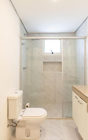 Apartamento à venda com 147m², 3 quartos e 3 vagas Apartamento à venda com 147m², 3 quartos e 3 vagasBanheiro da Suíte 1
