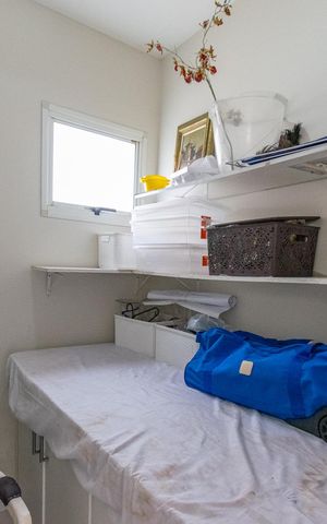 Apartamento à venda com 147m², 3 quartos e 3 vagas Apartamento à venda com 147m², 3 quartos e 3 vagasQuarto de Serviço