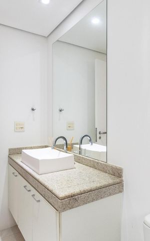 Apartamento à venda com 147m², 3 quartos e 3 vagas Apartamento à venda com 147m², 3 quartos e 3 vagasBanheiro da Suíte 2