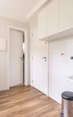 Apartamento à venda com 147m², 3 quartos e 3 vagas Apartamento à venda com 147m², 3 quartos e 3 vagasÁrea de Serviço