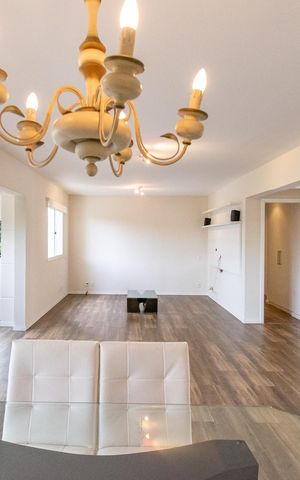 Apartamento à venda com 147m², 3 quartos e 3 vagas Apartamento à venda com 147m², 3 quartos e 3 vagasSala